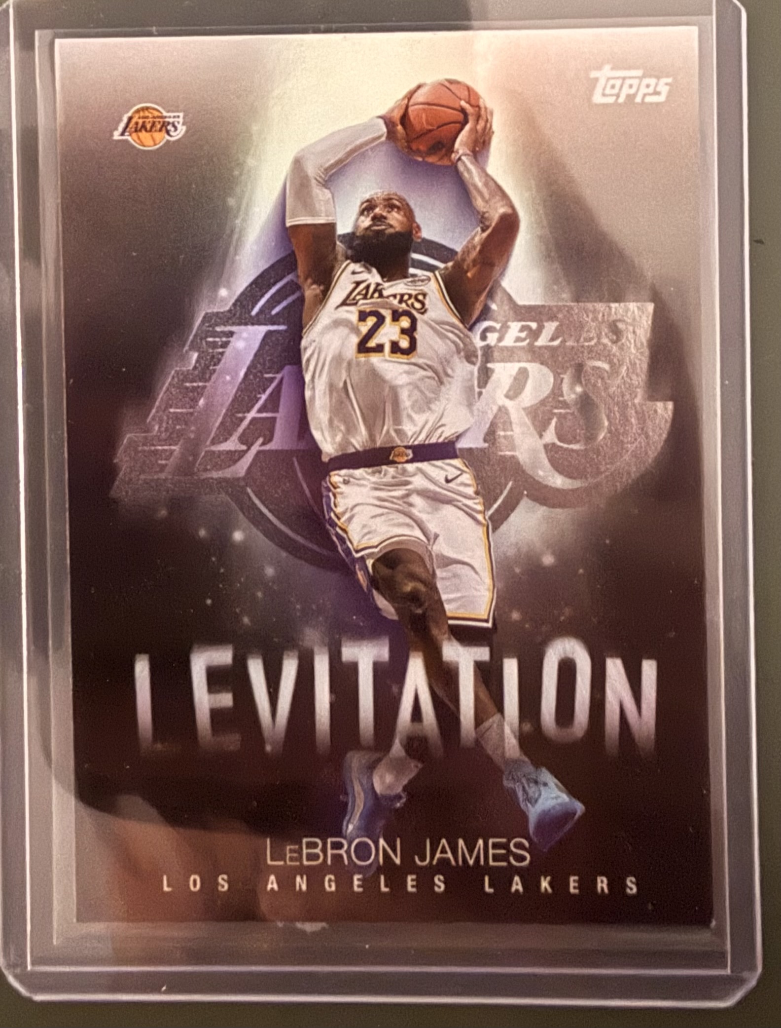 2025-26 Topps Basketball LeBron James "Levitation" Insert #L-1 – Los Angeles Lakers